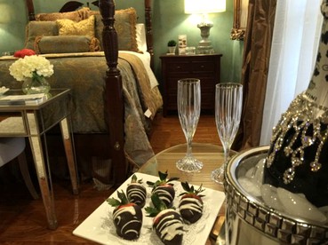 Luxury Suite with Breakfast Included in the Heart of Cajun County, Louisiana - Youngsville, Louisiana - glamping.directory