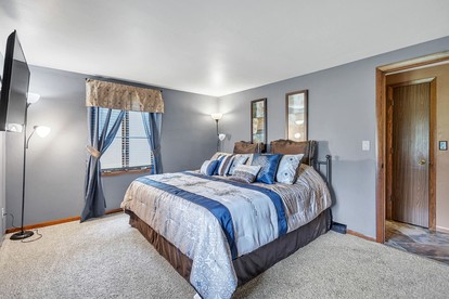 Serene Riverside Retreat with Air Hockey and Pool Table in Little Suamico, Wisconsin - Suamico, Wisconsin - glamping.directory