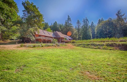 Beautiful Cabin Rental Perfect for Large Groups and Families near Tacoma, Washington - Gig Harbor, Washington - glamping.directory