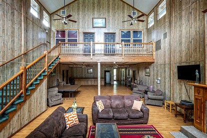 Luxurious Retreat Cabin with Scenic Pond Views, Expansive Decks, and Resort Amenities Near Zwolle, LA - Zwolle, Louisiana - glamping.directory