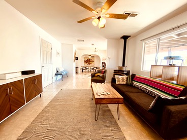 Beautiful Vacation Rental with Hot Tub Perfect for Glamping in Joshua Tree - Joshua Tree, California - glamping.directory