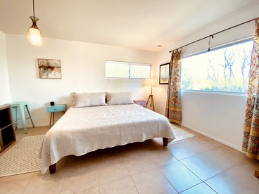 Beautiful Vacation Rental with Hot Tub Perfect for Glamping in Joshua Tree - Joshua Tree, California - glamping.directory