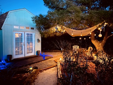 Beautiful Vacation Rental with Hot Tub Perfect for Glamping in Joshua Tree - Joshua Tree, California - glamping.directory