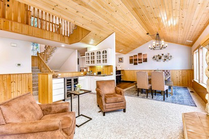 High-altitude Hideaway: Large Rental on Schweitzer Mountain with Views and Hot Tub - Sandpoint, Idaho - glamping.directory