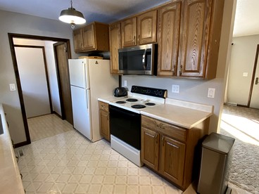 Pet-Friendly, Wonderful Waterfront Family Getaway Cabin with Private Access to Lake Mitchell & Lake Cadillac in Michigan - Cadillac, Michigan - glamping.directory