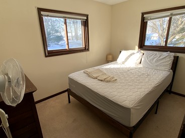 Pet-Friendly, Wonderful Waterfront Family Getaway Cabin with Private Access to Lake Mitchell & Lake Cadillac in Michigan - Cadillac, Michigan - glamping.directory
