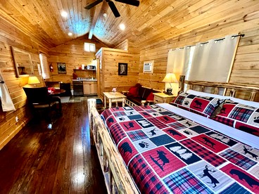 Family-Friendly Cabin Suite Rental near Thompson Falls, Montana - Thompson Falls, Montana - glamping.directory