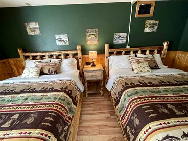 Family-Friendly Cabin Suite Rental near Thompson Falls, Montana - Thompson Falls, Montana - glamping.directory