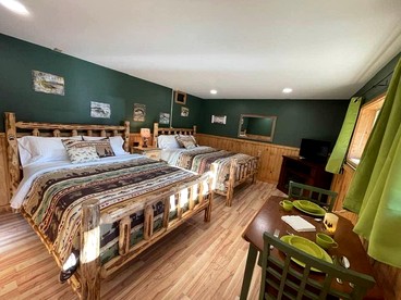 Family-Friendly Cabin Suite Rental near Thompson Falls, Montana - Thompson Falls, Montana - glamping.directory