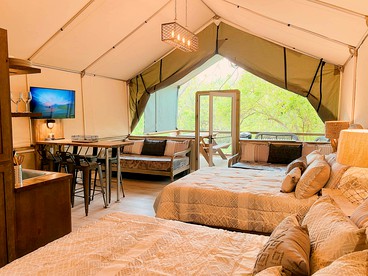 Waterside Wonderland: Family Glamping in a Waterfront Cabin, Cibolo, TX - Cibolo, Texas - glamping.directory