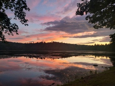 Waterfront Cottage with Equipped Deck and Private Dock in Maine - Naples, Maine - glamping.directory