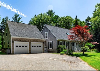 Spacious Family Vacation Home with Fire Pit Near Acadia National Park | Bar Harbor, Maine - glamping.directory