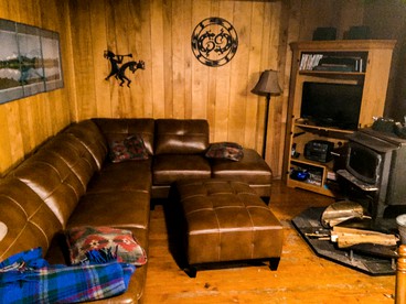 Secluded Ski-In and Ski-Out Cabin with Private Sauna on Mount Hood in Oregon - Government Camp, Oregon - glamping.directory