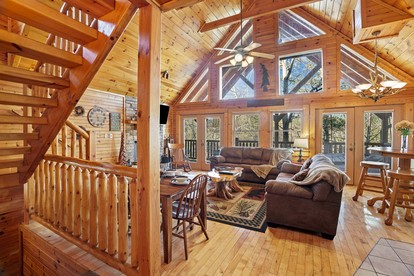 Stunning Log Cabin with Movie Theatre & Hot Tub near Arts and Crafts District in Gatlinburg, TN - Gatlinburg, Tennessee - glamping.directory