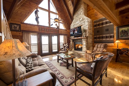 Magnificent Cabin with Jacuzzi, Pool Table and Poker Table in Sevierville, Tennessee - Sevierville, Tennessee - glamping.directory