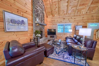 Rustic Log Cabin Rental in Logan, Ohio, for Dreamy Glamping Stays in Hocking Hills - Logan, Ohio - glamping.directory