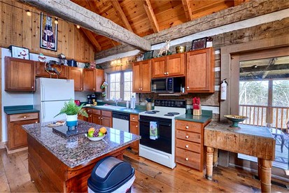 Rustic Log Cabin Rental in Logan, Ohio, for Dreamy Glamping Stays in Hocking Hills - Logan, Ohio - glamping.directory
