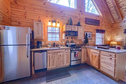 Rustic Log Cabin Rental in Logan, Ohio, for Dreamy Glamping Stays in Hocking Hills - Logan, Ohio - glamping.directory