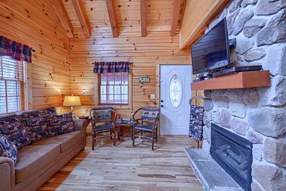 Rustic Log Cabin Rental in Logan, Ohio, for Dreamy Glamping Stays in Hocking Hills - Logan, Ohio - glamping.directory