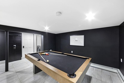 Splendid Ski Cabin with Pool Table, Jacuzzi and Large Backyard in New York - Shandaken, New York - glamping.directory