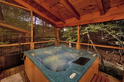 Creekside Tennessee Cabin Rental for Great Smoky Mountains Getaways - Gatlinburg, Tennessee - glamping.directory