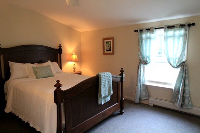 Beautiful Vacation Accommodation with Stunning Views near Lake Madeline, Vermont - Sandgate, Vermont - glamping.directory