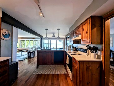 Stunning Oceanfront Ranch Cottage with Private Beach & Fire Pit Near Acadia National Park, Gouldsboro Maine - Gouldsboro, Maine - glamping.directory