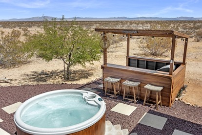 Impressive Cottage with Fire Pit, Hot-tub and Barbecue in Joshua Tree, California - Joshua Tree, California - glamping.directory