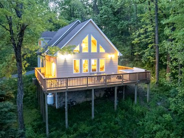 Family Time in Love, Virginia: Mountain Cabin Getaway - glamping.directory