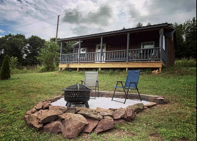 Charming Pet-Friendly Log Cabin Rental for Relaxing Getaways in Ringtown, Pennsylvania - glamping.directory