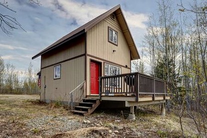 Cozy Lakeside Cabin for Fishing and Sunsets near Willow Lake in Houston, Alaska - glamping.directory