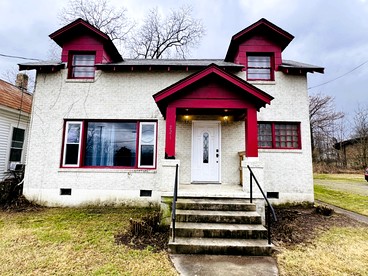 Beautifully Restored Getaway, Perfect for Groups and Relaxing Stays in Hot Springs, Arkansas - glamping.directory