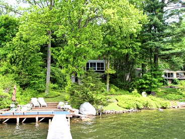 Delightful Vacation Rental with a Private Dock on Candlewood Lake in Connecticut - New Milford, Connecticut - glamping.directory