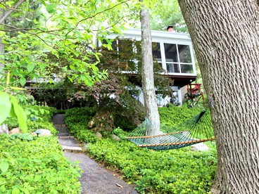 Delightful Vacation Rental with a Private Dock on Candlewood Lake in Connecticut - glamping.directory
