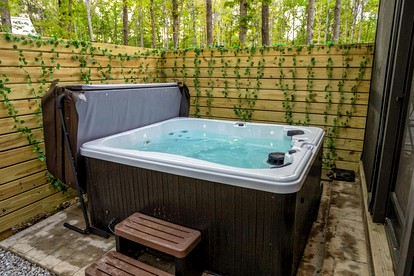 Whimsical Mountain Tiny House with Hot Tub near South Cumberland State Park Tennessee - Monteagle, Tennessee - glamping.directory