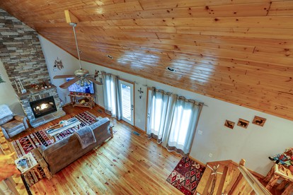 Cozy Tennessee Cabin Rental for Lovely Vacations to the Smokies - Cosby, Tennessee - glamping.directory