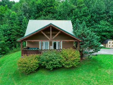 Cozy Tennessee Cabin Rental for Lovely Vacations to the Smokies - glamping.directory