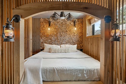 Enchanting Turret-Style Tower with Hot Tub & Fairytale Design near Fredericksburg, Texas - Fredericksburg, Texas - glamping.directory