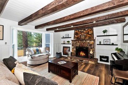 Highland Cedar Cabin for Relaxing Getaways and Cozy Escapes in Big Bear Lake, California - Big Bear Lake, California - glamping.directory