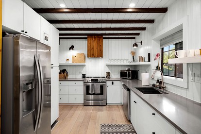 Luxury Fredericksburg Log Cabin with Heated Pool, Hot Tub & Game Room Near Main Street, Fredericksburg, TX - Fredericksburg, Texas - glamping.directory