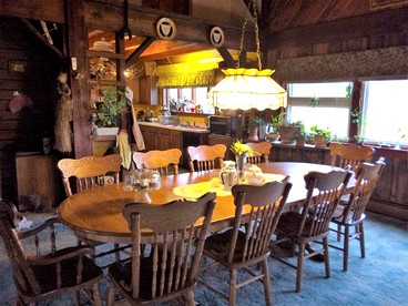 Countryside Bed and Breakfast with Hot Tub and Sauna in Shinglehouse, Pennsylvania - Shinglehouse, Pennsylvania - glamping.directory