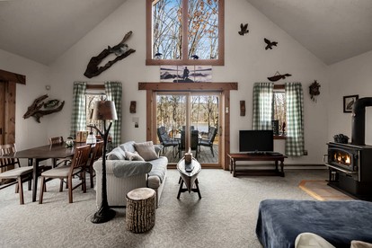 Lustrous Lakefront Cabin Oasis near Lake Ferndale in West Virginia - Springfield, West Virginia - glamping.directory