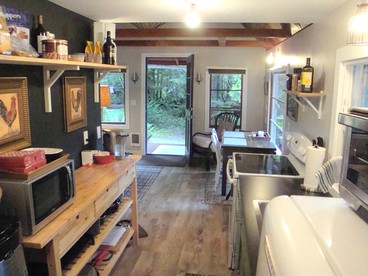 Pet-Friendly Cabin Rental Overlooking a River near Skykomish, Washington - Baring, Washington - glamping.directory