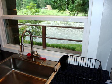 Pet-Friendly Cabin Rental Overlooking a River near Skykomish, Washington - Baring, Washington - glamping.directory