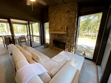 Lakefront Cabin with Two Decks and Back Yard in Tennessee - Tracy City, Tennessee - glamping.directory