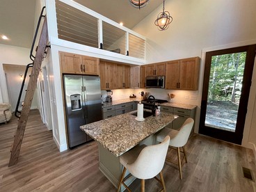 Lakefront Cabin with Two Decks and Back Yard in Tennessee - Tracy City, Tennessee - glamping.directory