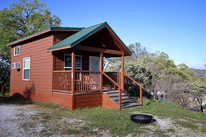 Adorable Cabin Rental on a Family-Friendly Campsite near the Sierra Nevada for a California Getaway - Coarsegold, California - glamping.directory