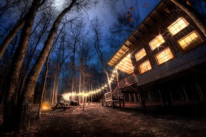 Tree House Glamping near Fall Creek Falls State Park and Chattanooga, Tennessee - Dunlap, Tennessee - glamping.directory