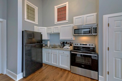 Large Vacation Rental in Gatlinburg, Tennessee, Perfect for Family Gatherings near the Great Smoky Mountains - Gatlinburg, Tennessee - glamping.directory