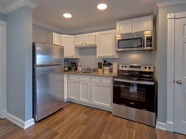Large Vacation Rental in Gatlinburg, Tennessee, Perfect for Family Gatherings near the Great Smoky Mountains - Gatlinburg, Tennessee - glamping.directory
